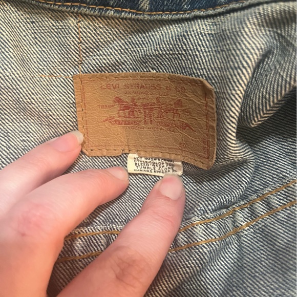 Vintage Levi’s jean jacket - Picture 4 of 4